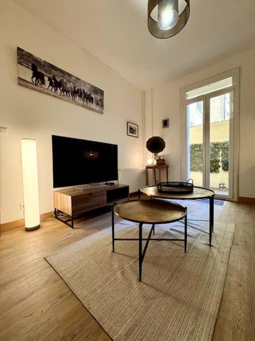 Nouveau - Appartement 100M2 Avec Terrasse A 1 Min De La Place De La Comedie Montpellier Exterior foto